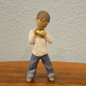 Willow Tree Figurine with Gold Heart